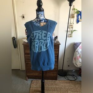 Adorable Blue 'Free Spirit' Sleeveless sweatshirt Top